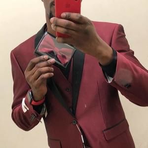 Meet your Posher, Lavario